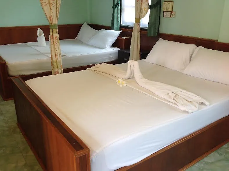 ***  Family Tanotebay Resort Koh Tao Thailand